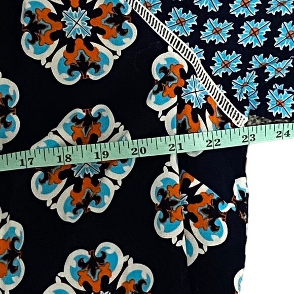 CROWN & IVY - SIZE 2X - COLORFUL LIGHTWEIGHT BLOUSE - HAS LACE APPLIQUÉ B20 - Picture 9 of 11